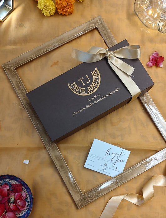 GIFT HAMPER | ICED & HOT CHOCOLATE | 3 FLAVORS | 18 SACHETS | FESTIVE SPECIAL
